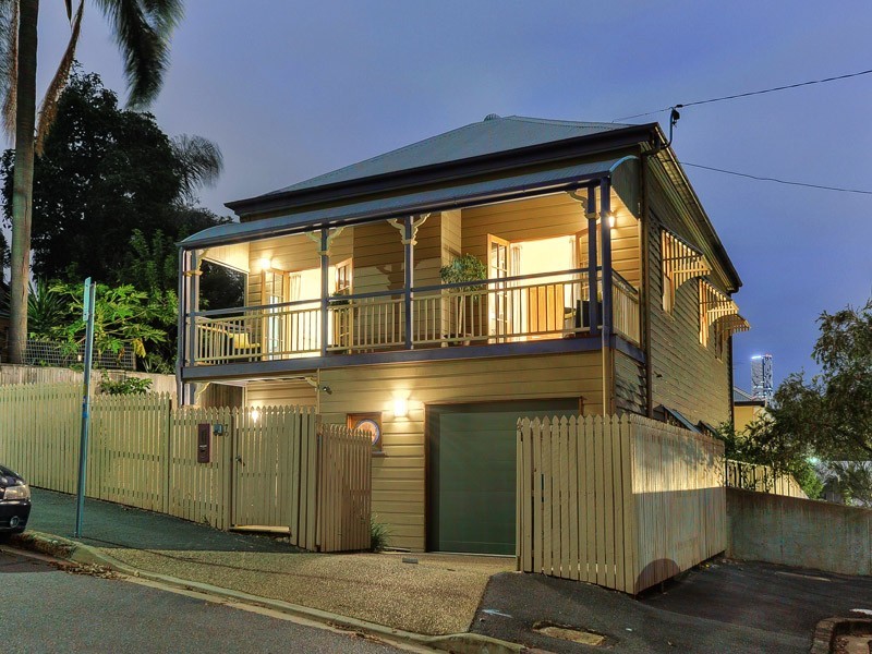 70 Kennigo Street, Spring Hill QLD 4000