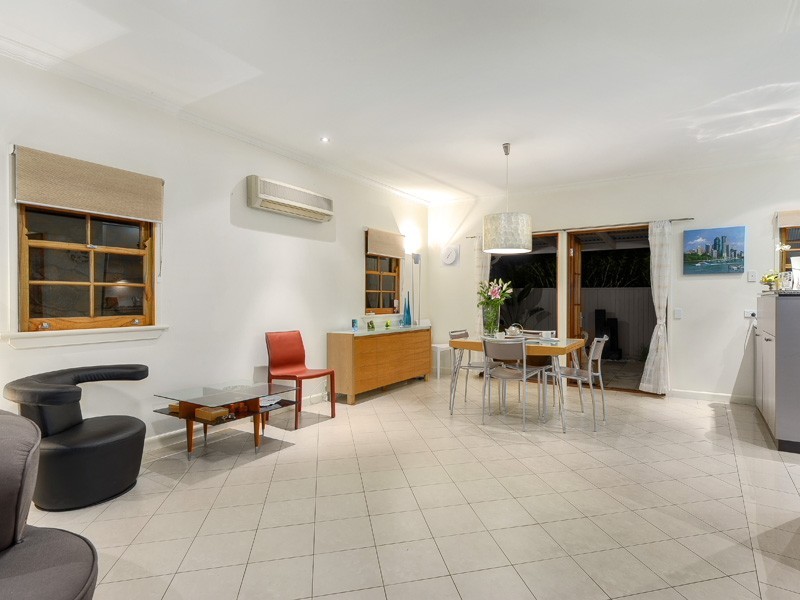 70 Kennigo Street, Spring Hill QLD 4000