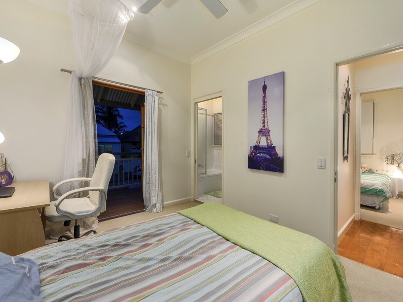 70 Kennigo Street, Spring Hill QLD 4000