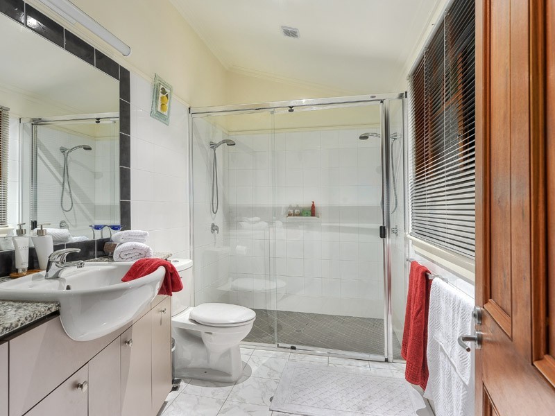 70 Kennigo Street, Spring Hill QLD 4000