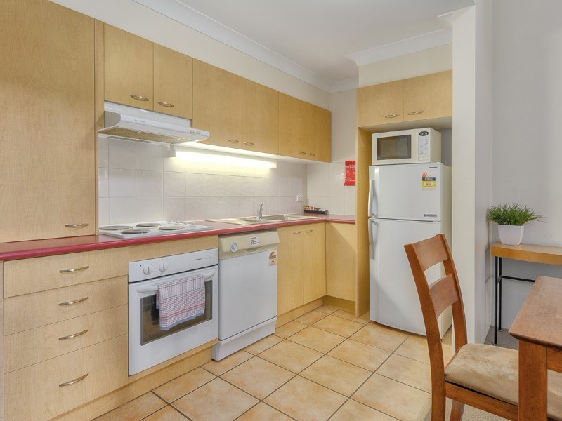 27 BIRLEY ST, Spring Hill QLD 4000