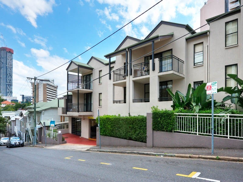 27 BIRLEY ST, Spring Hill QLD 4000