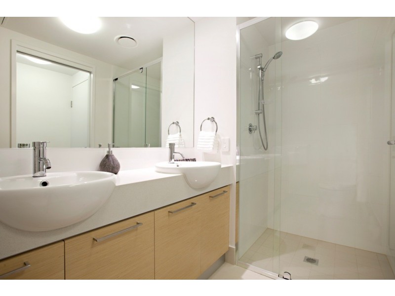 20308/8 Harbour Road, Hamilton QLD 4007