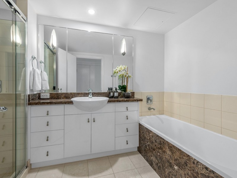 11/6 Merthyr Road, New Farm QLD 4005