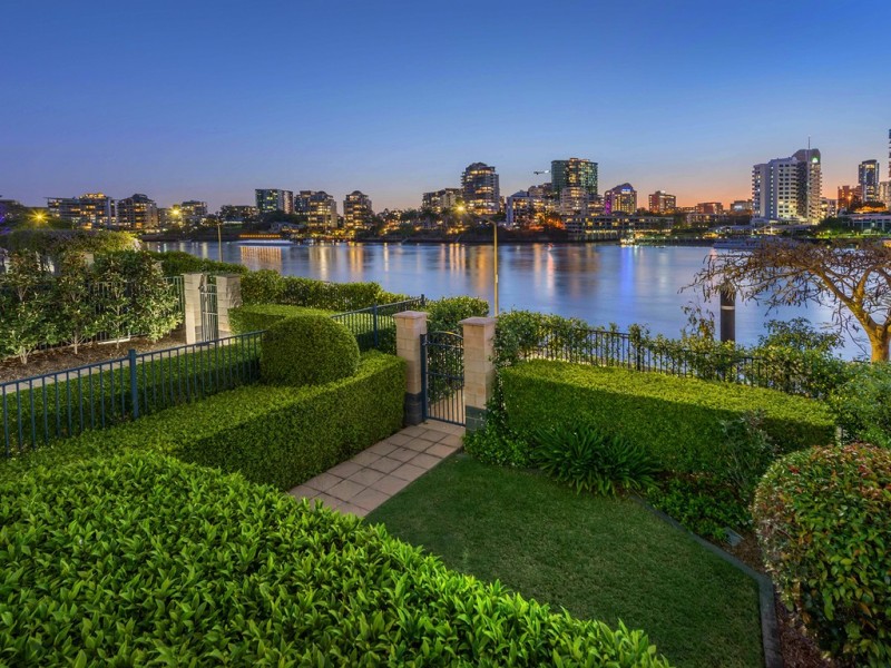 11/6 Merthyr Road, New Farm QLD 4005