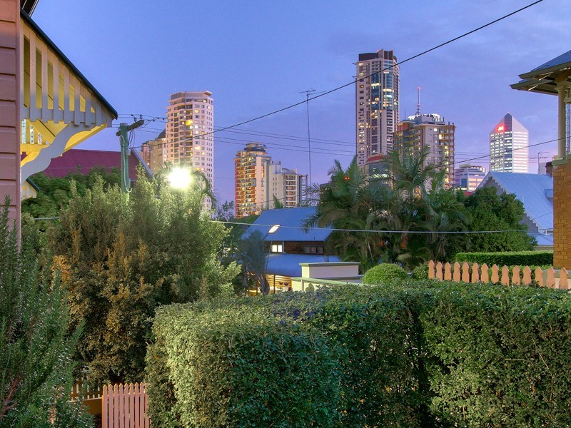 40 Thornbury Street, Spring Hill QLD 4000