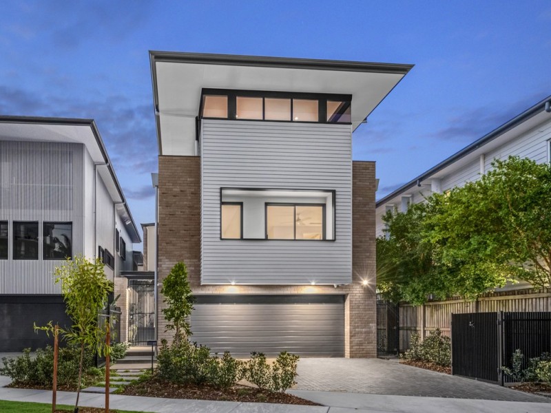 87 Oxlade Drive, New Farm QLD 4005