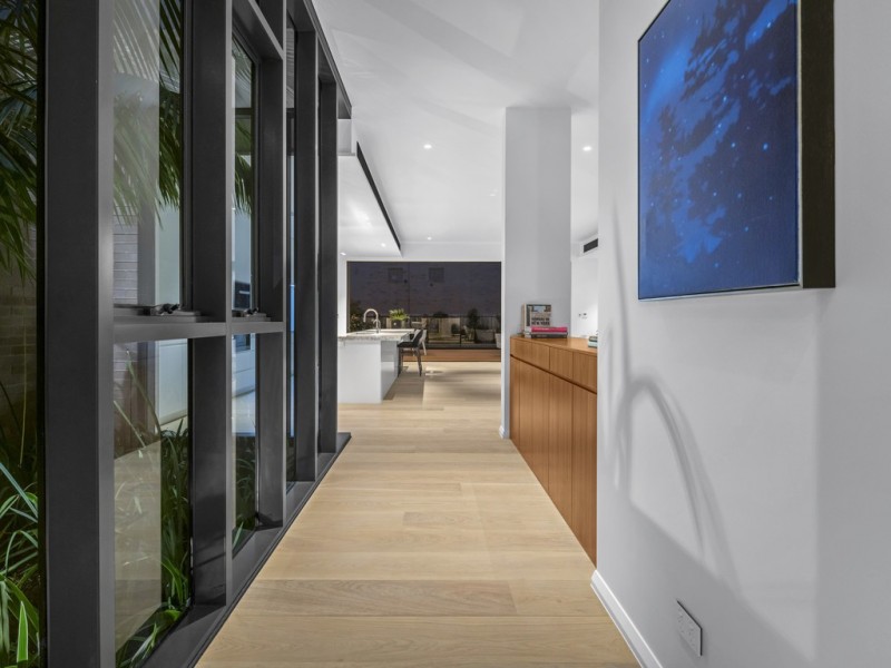 87 Oxlade Drive, New Farm QLD 4005