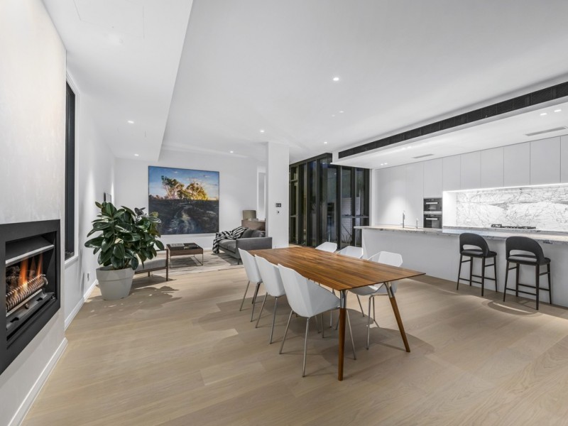 87 Oxlade Drive, New Farm QLD 4005