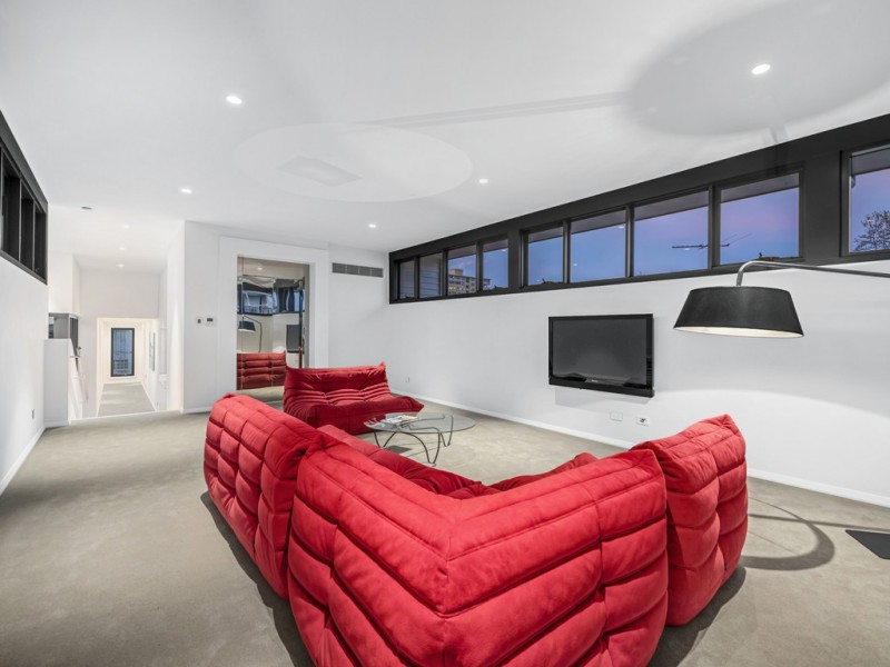 87 Oxlade Drive, New Farm QLD 4005