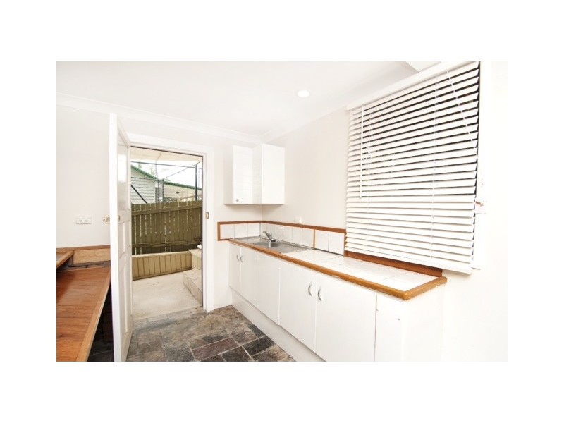 2/62 Railway Parade, Norman Park QLD 4170