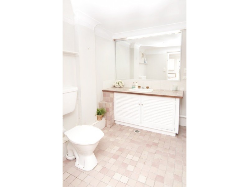 2/62 Railway Parade, Norman Park QLD 4170