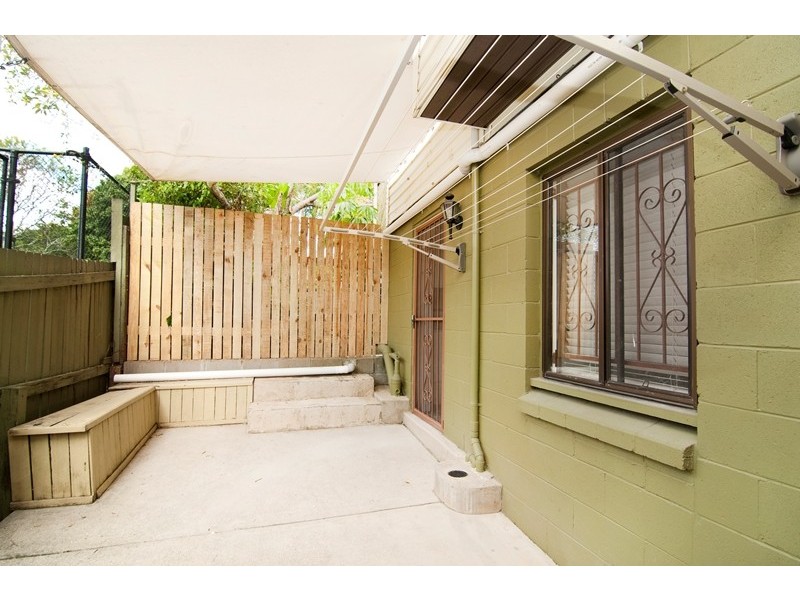 2/62 Railway Parade, Norman Park QLD 4170