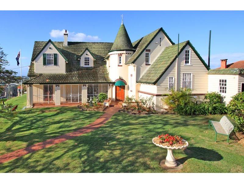 10 Welwyn Crescent, Coorparoo QLD 4151