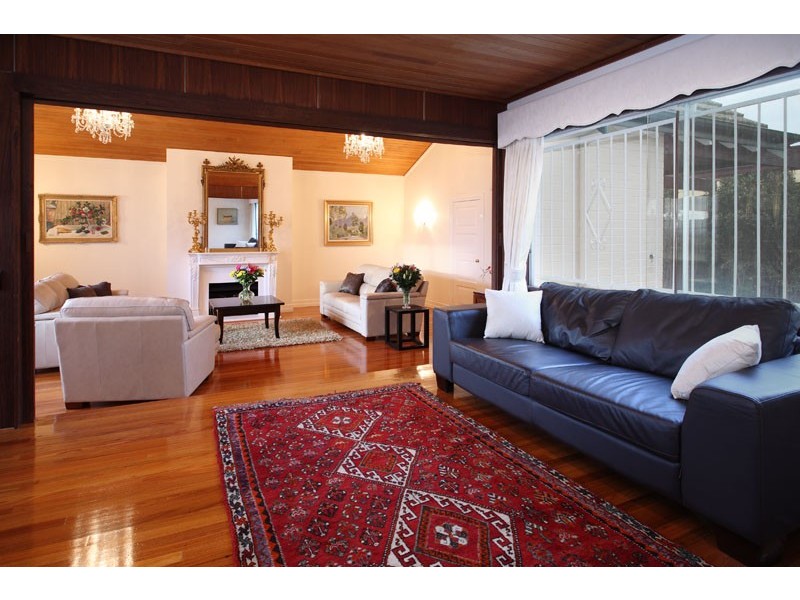 10 Welwyn Crescent, Coorparoo QLD 4151