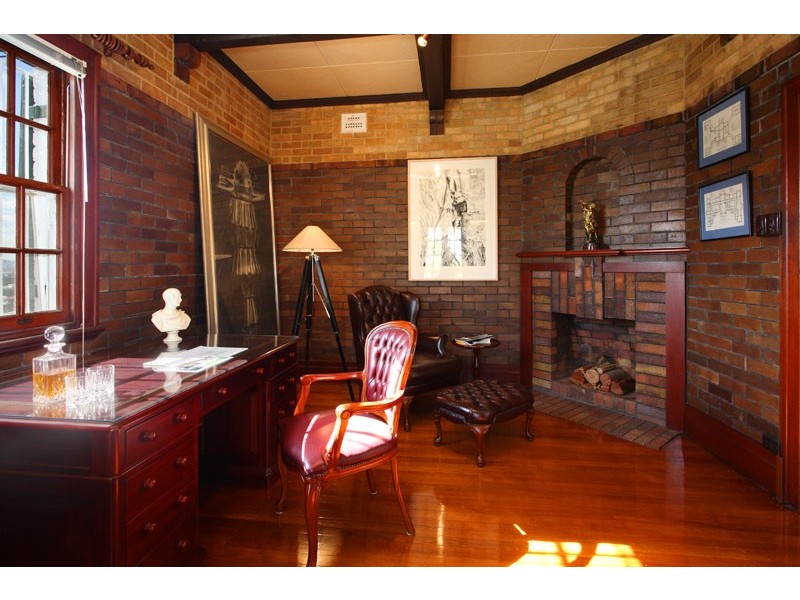 10 Welwyn Crescent, Coorparoo QLD 4151