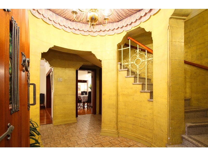 10 Welwyn Crescent, Coorparoo QLD 4151