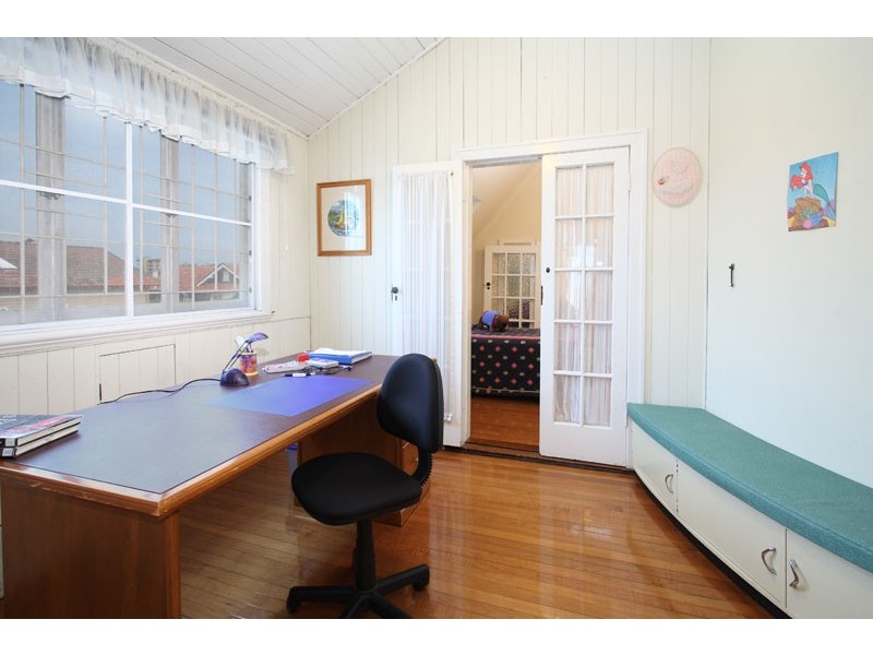 10 Welwyn Crescent, Coorparoo QLD 4151