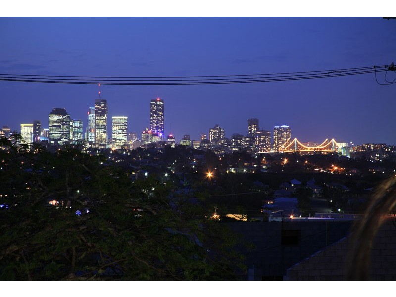 10 Welwyn Crescent, Coorparoo QLD 4151