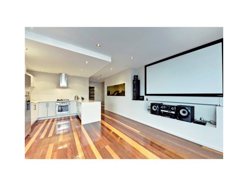 23 Castle Hill Street, Holland Park West QLD 4121