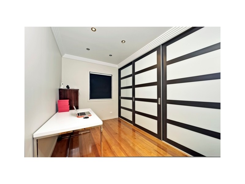 23 Castle Hill Street, Holland Park West QLD 4121