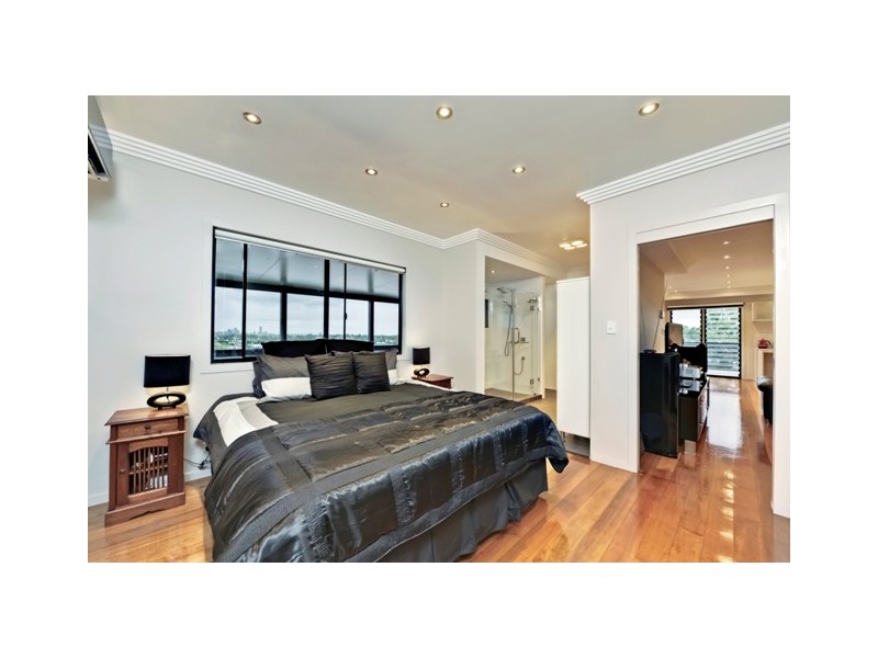 23 Castle Hill Street, Holland Park West QLD 4121