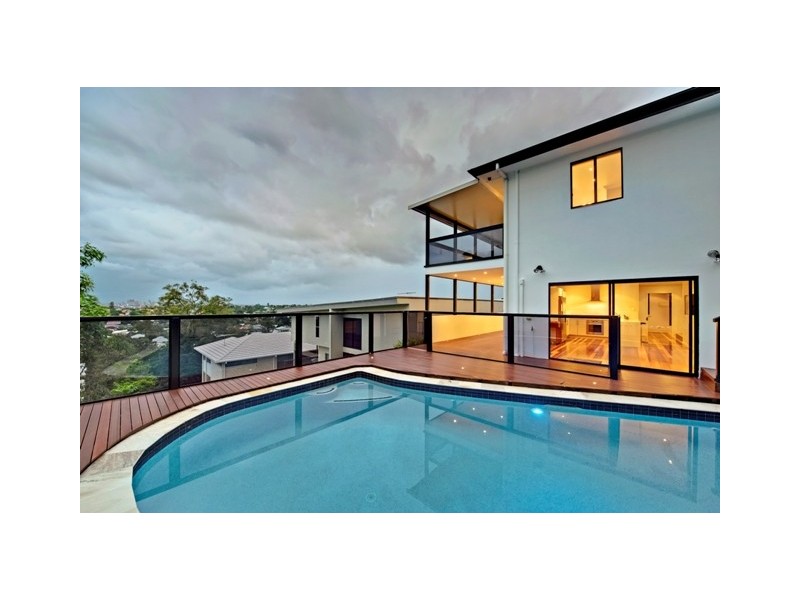 23 Castle Hill Street, Holland Park West QLD 4121