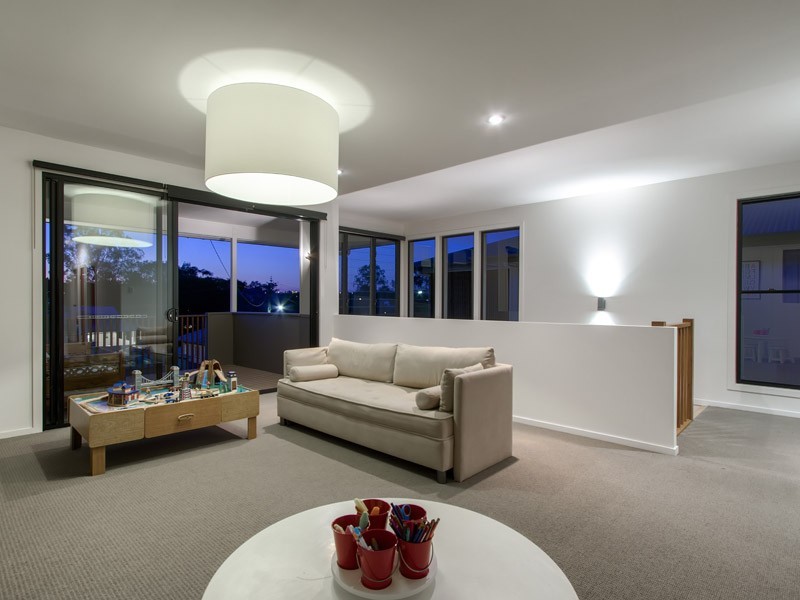 18 Shaftesbury Street, Tarragindi QLD 4121