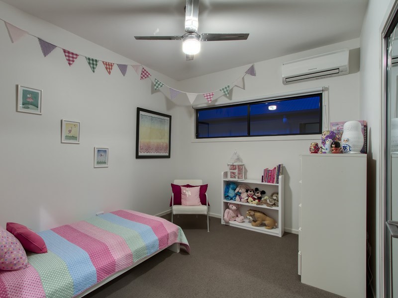 18 Shaftesbury Street, Tarragindi QLD 4121