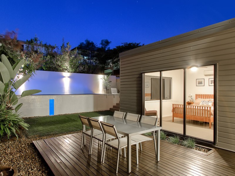 18 Shaftesbury Street, Tarragindi QLD 4121