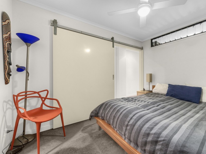 125/54 Vernon Tce, Teneriffe QLD 4005