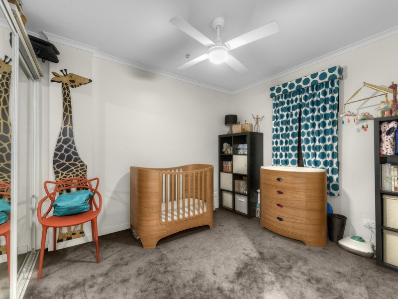 125/54 Vernon Tce, Teneriffe QLD 4005