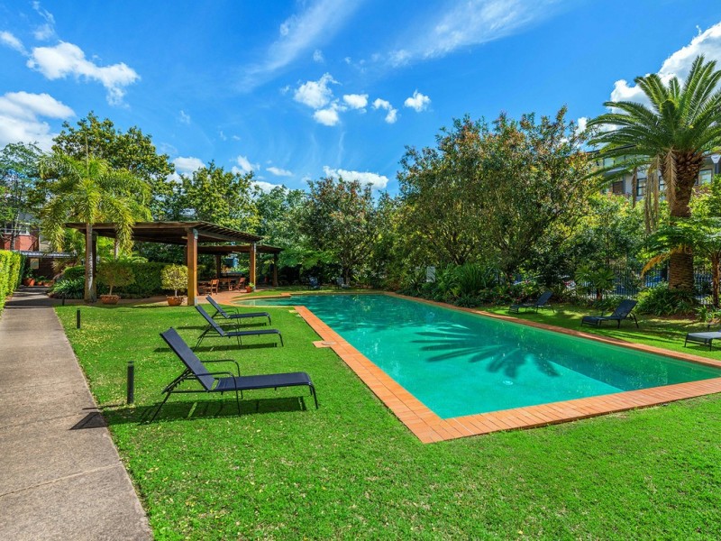 125/54 Vernon Tce, Teneriffe QLD 4005