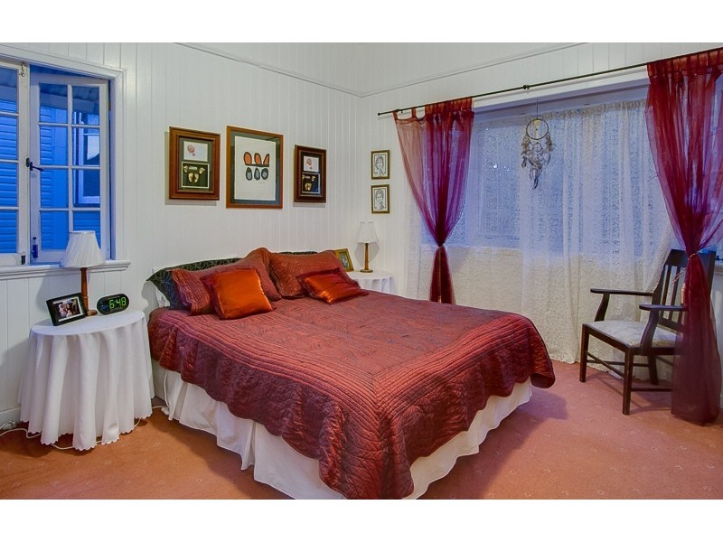 77 Victoria Terrace, Greenslopes QLD 4120