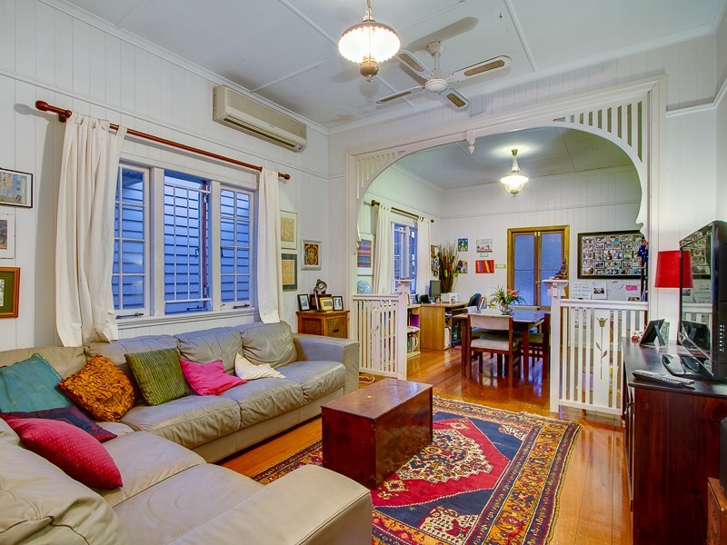 77 Victoria Terrace, Greenslopes QLD 4120