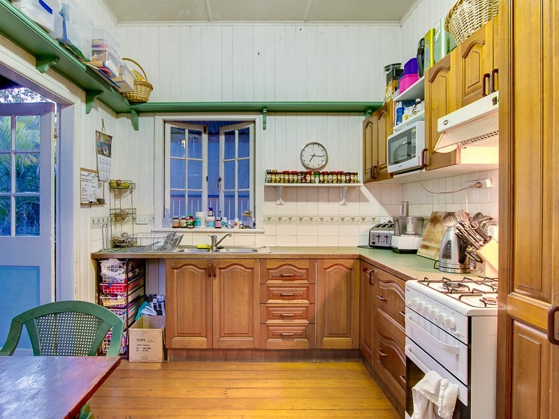 77 Victoria Terrace, Greenslopes QLD 4120