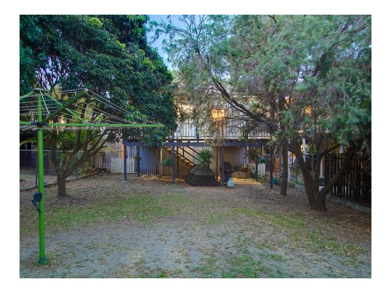 77 Victoria Terrace, Greenslopes QLD 4120