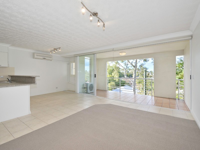 7/92-96 Norman Crescent, Norman Park QLD 4170