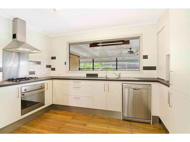 11 Waitara Street, Chermside West QLD 4032