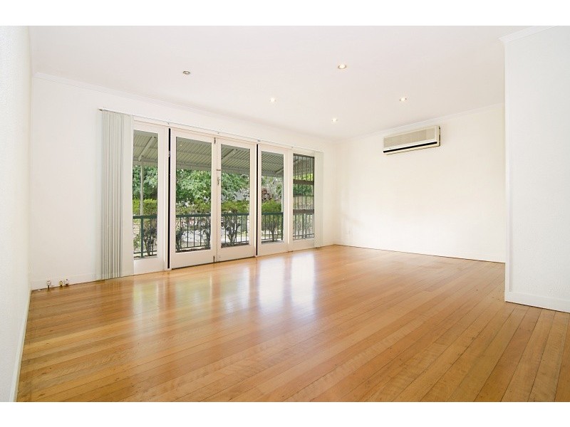 11 Waitara Street, Chermside West QLD 4032