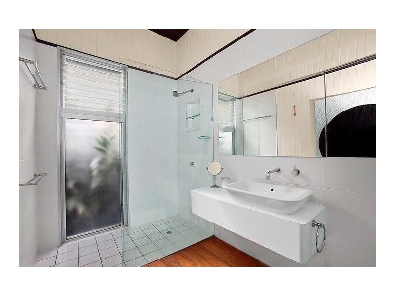 60 CLAY STREET, New Farm QLD 4005