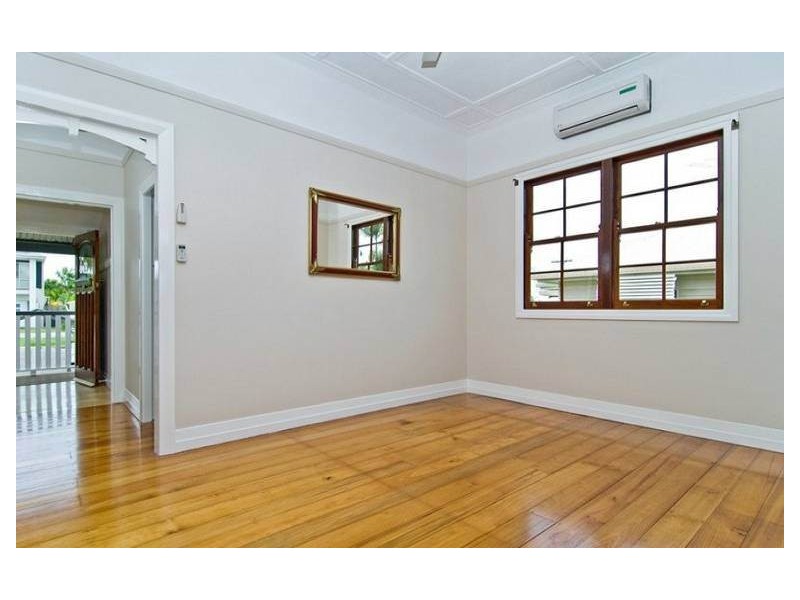 57 Tenth Avenue, Kedron QLD 4031