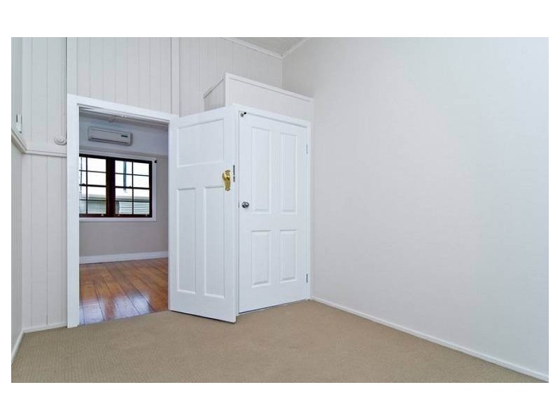 57 Tenth Avenue, Kedron QLD 4031