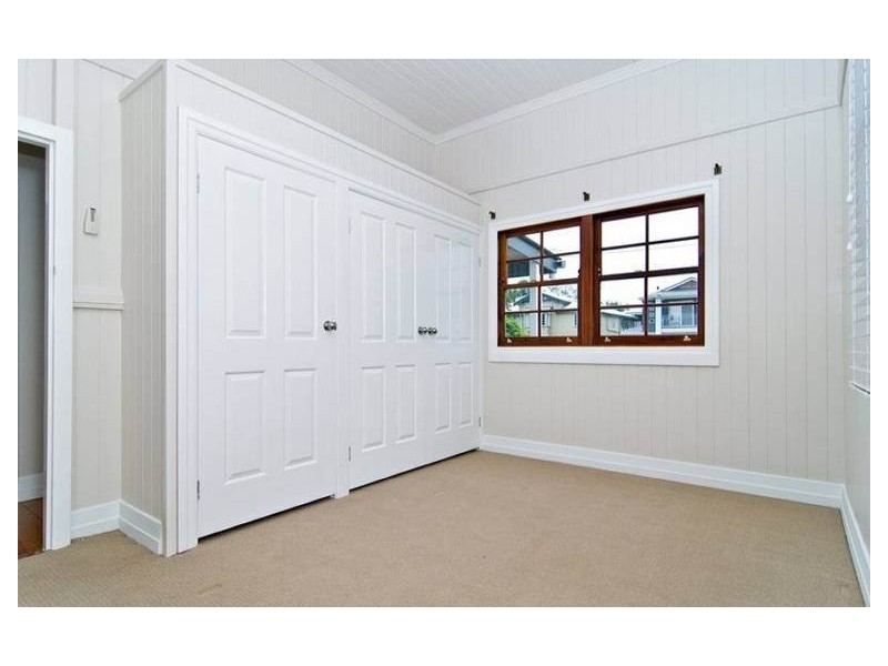 57 Tenth Avenue, Kedron QLD 4031