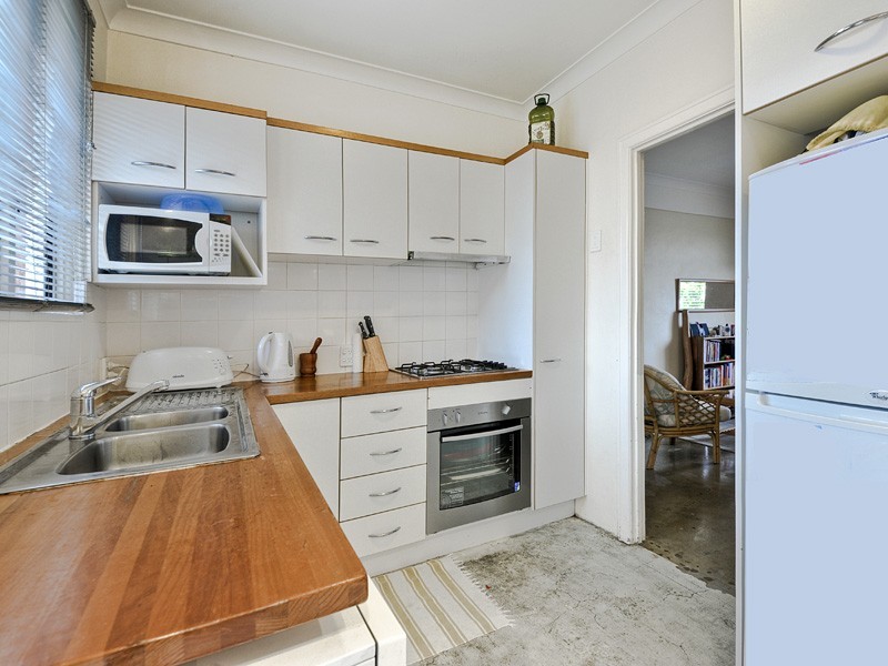 4/17 ELYSTAN ROAD, New Farm QLD 4005