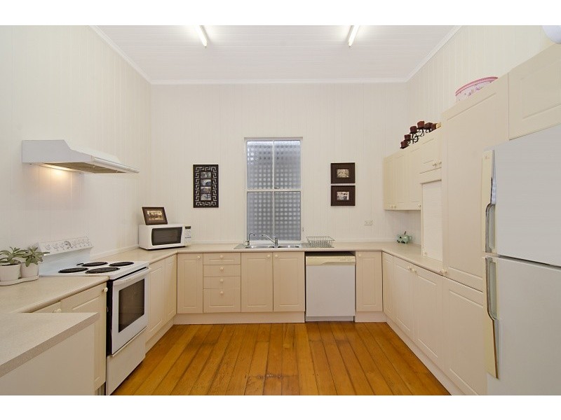 47 Tenth Avenue, Kedron QLD 4031