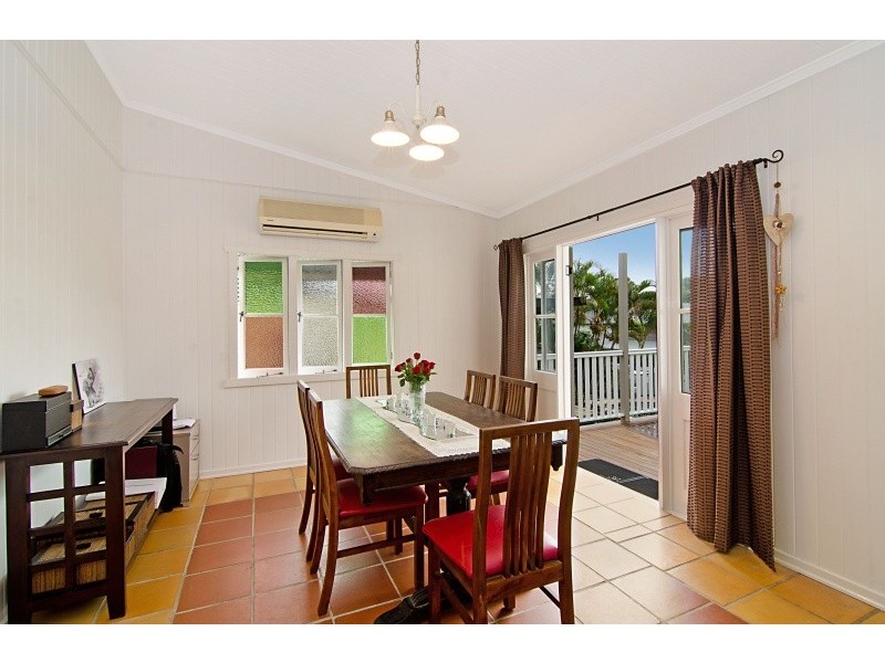 47 Tenth Avenue, Kedron QLD 4031