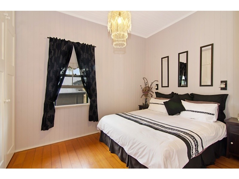 47 Tenth Avenue, Kedron QLD 4031