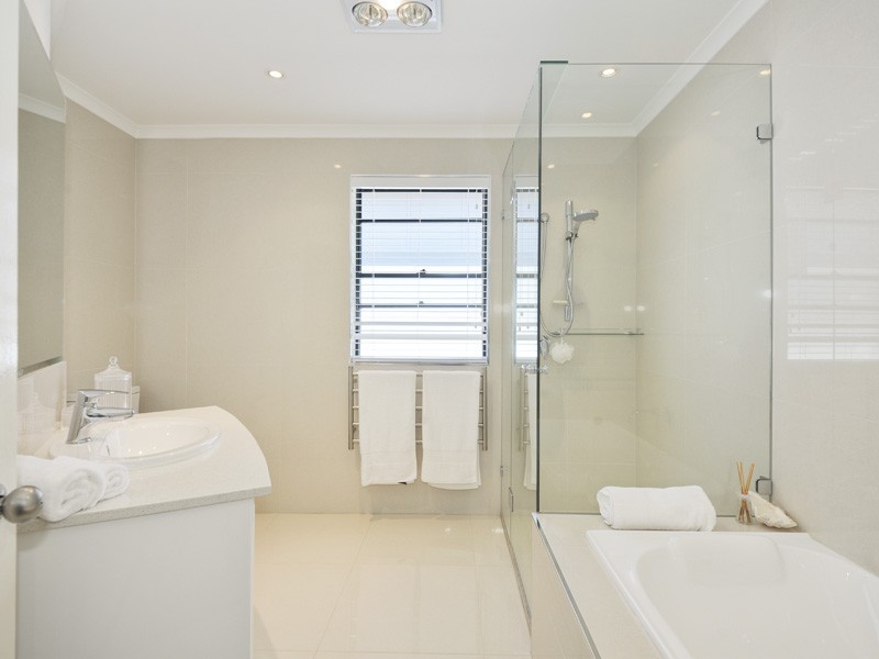 18 Bowman Street, Hendra QLD 4011