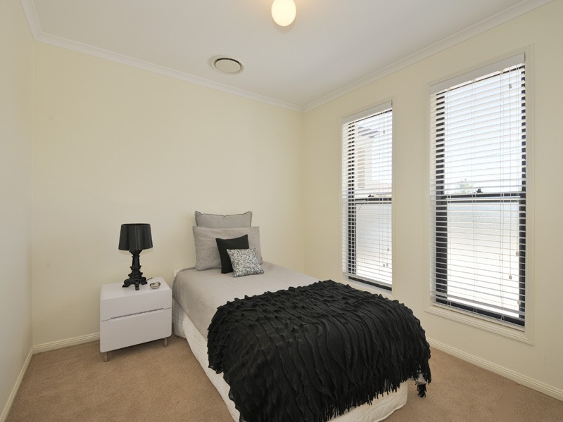 18 Bowman Street, Hendra QLD 4011